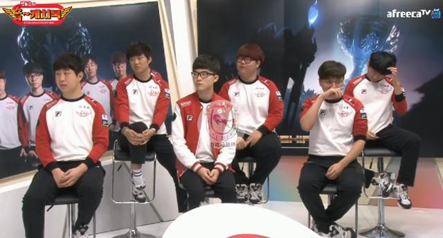 《荣耀同行》——荣耀萤火KOL六周年主题曲合唱